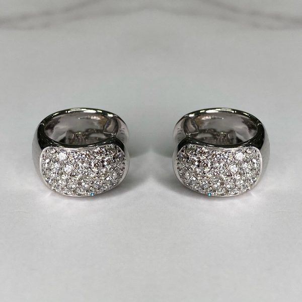 Aretes blanco con brillantes