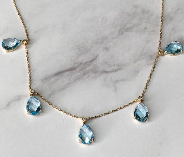 Cadena con topacio azul