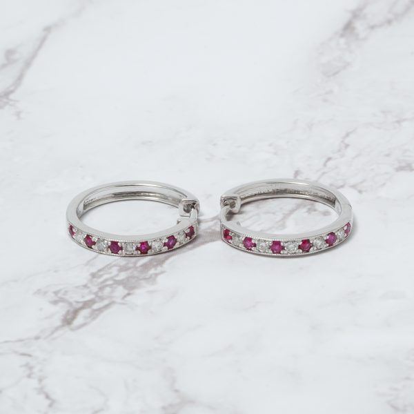 Aretes oro blanco rubí con brillantes