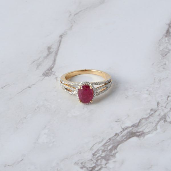 Anillo oro amarillo y rubí