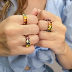 Anillos “eternity” de semipreciosas en oro amarillo y blanco