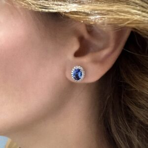 Aretes de tanzanita con diamantes en oro blanco
